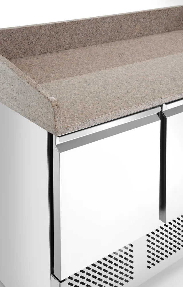Pizzatisch, dreitürig mit Aufsatzkühlvitrine 380+40L, Arktic, 254L, 230V/400W, 1400x700x(H)1491mm